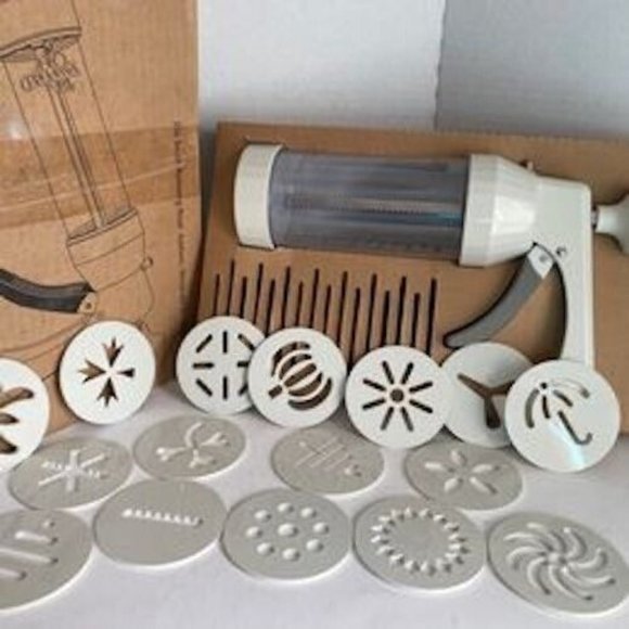 The Pampered Chef Kitchen Pampered Chef Cookie Press 525 Retired 16